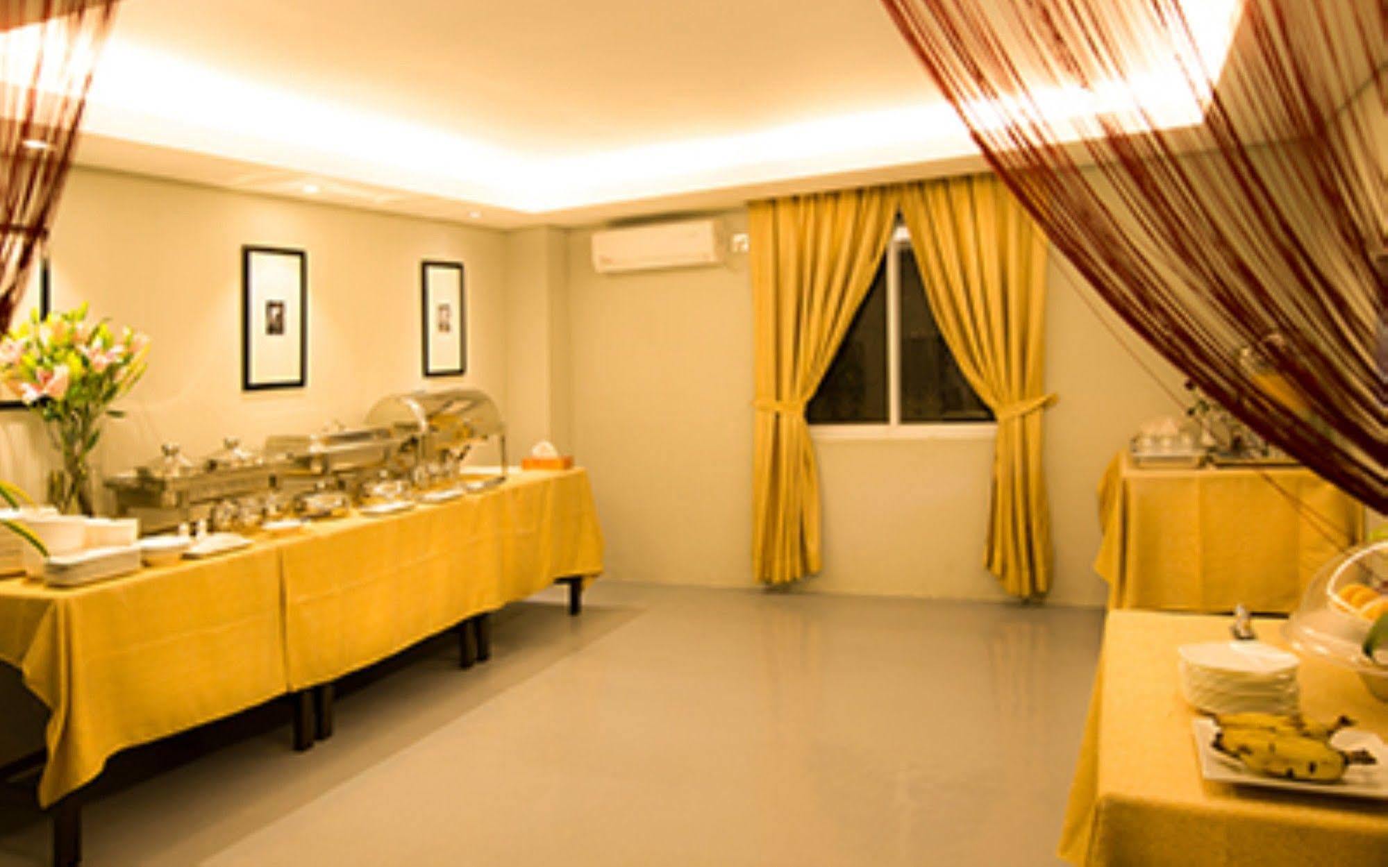 Shwe Pyi San Yar Hotel Янгон Экстерьер фото